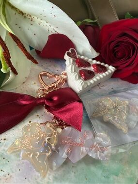 NWT Flower Knows Cupid Angel Acrylic Hair Clip -OS